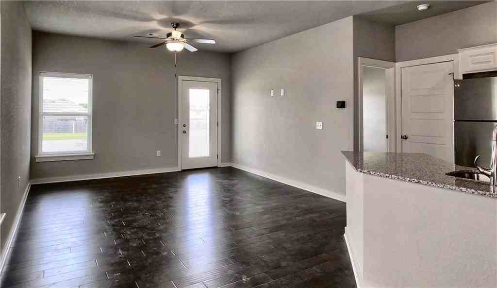 1690 N Izard Ln - Photo 5 of 10