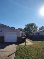 featured image of 1909 Sycamore Pl #A