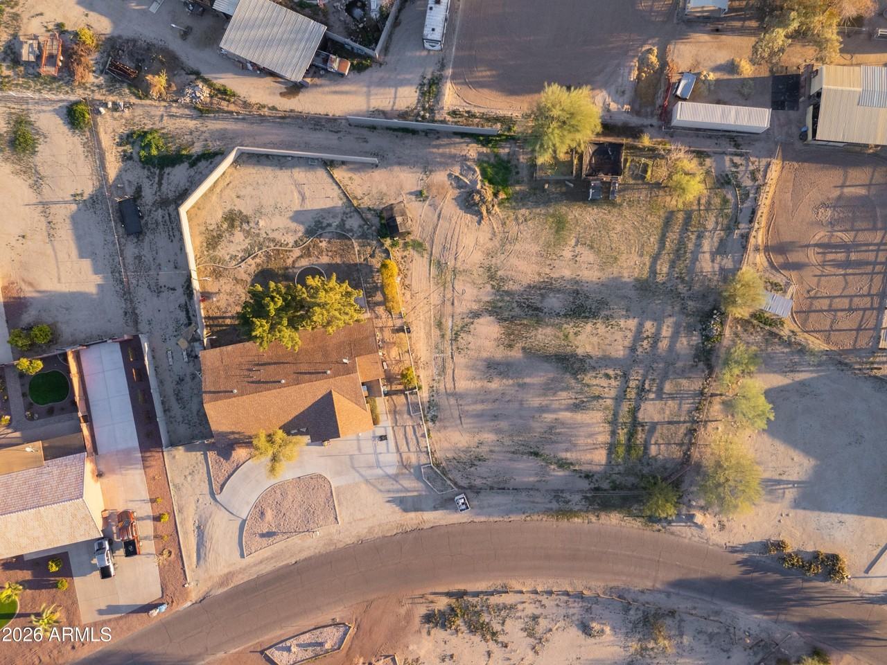 2421 S 221st Ave - Photo 2 of 32