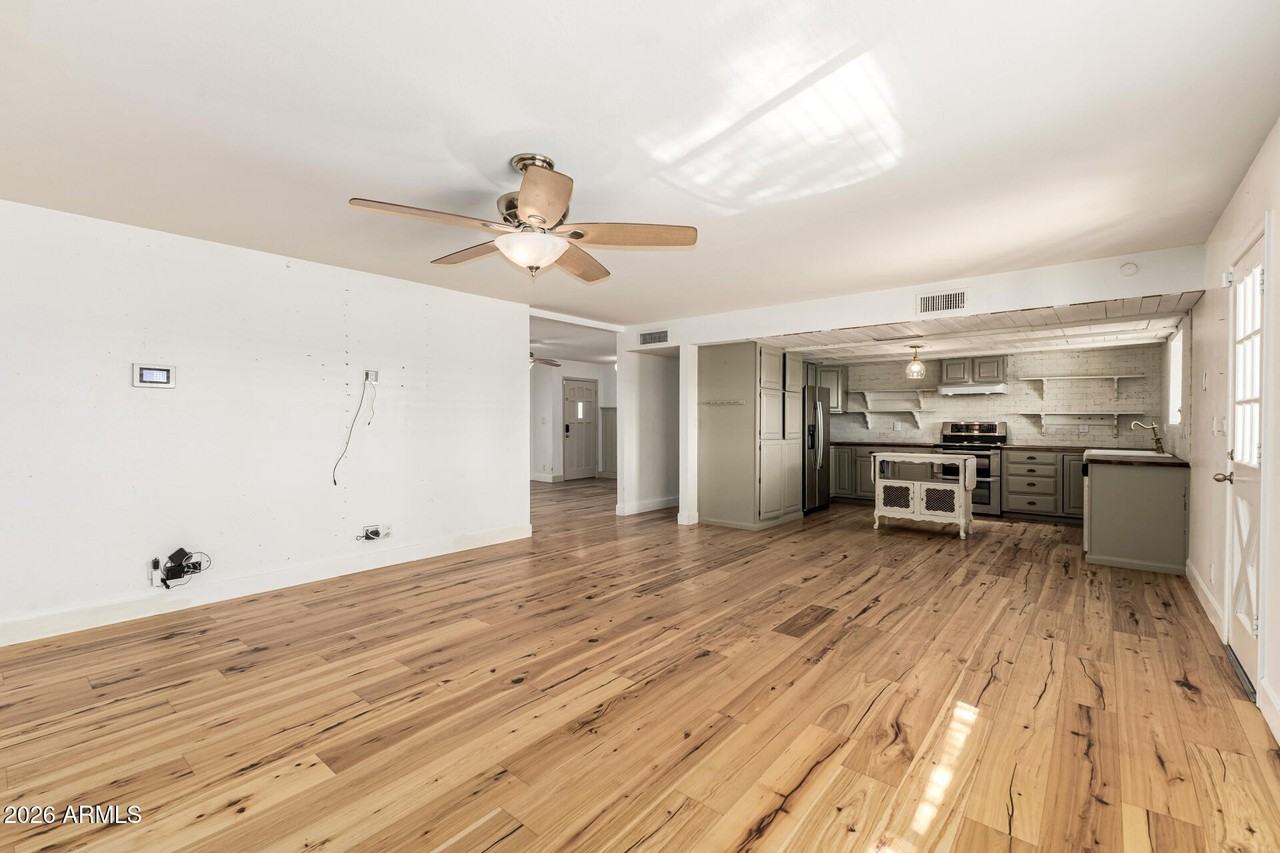 2421 S 221st Ave - Photo 7 of 32