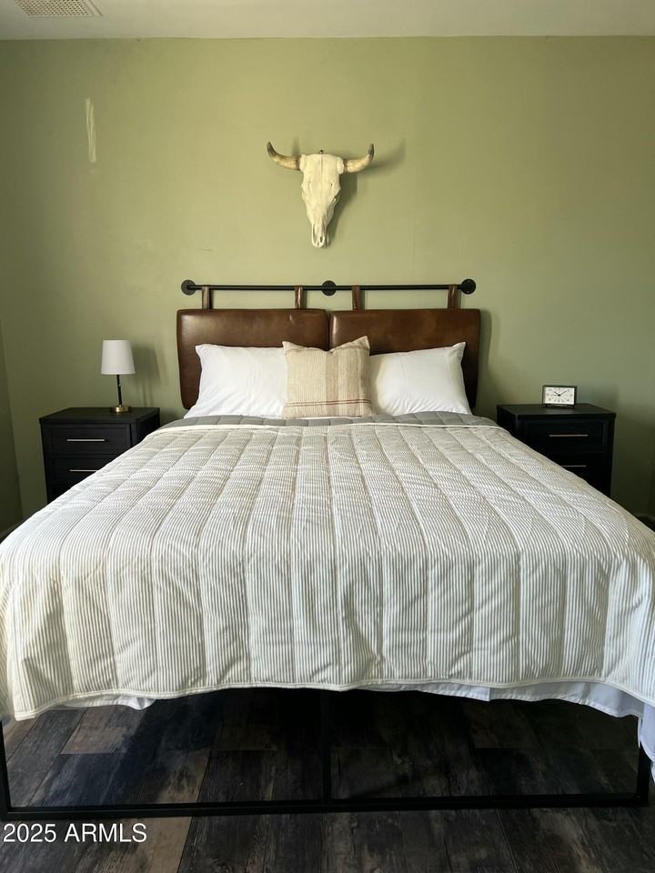 1934 E Mitchell Dr - Photo 5 of 18