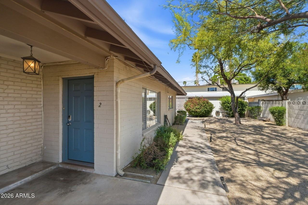 3640 E Montecito Ave Apt 2 - Photo 6 of 30