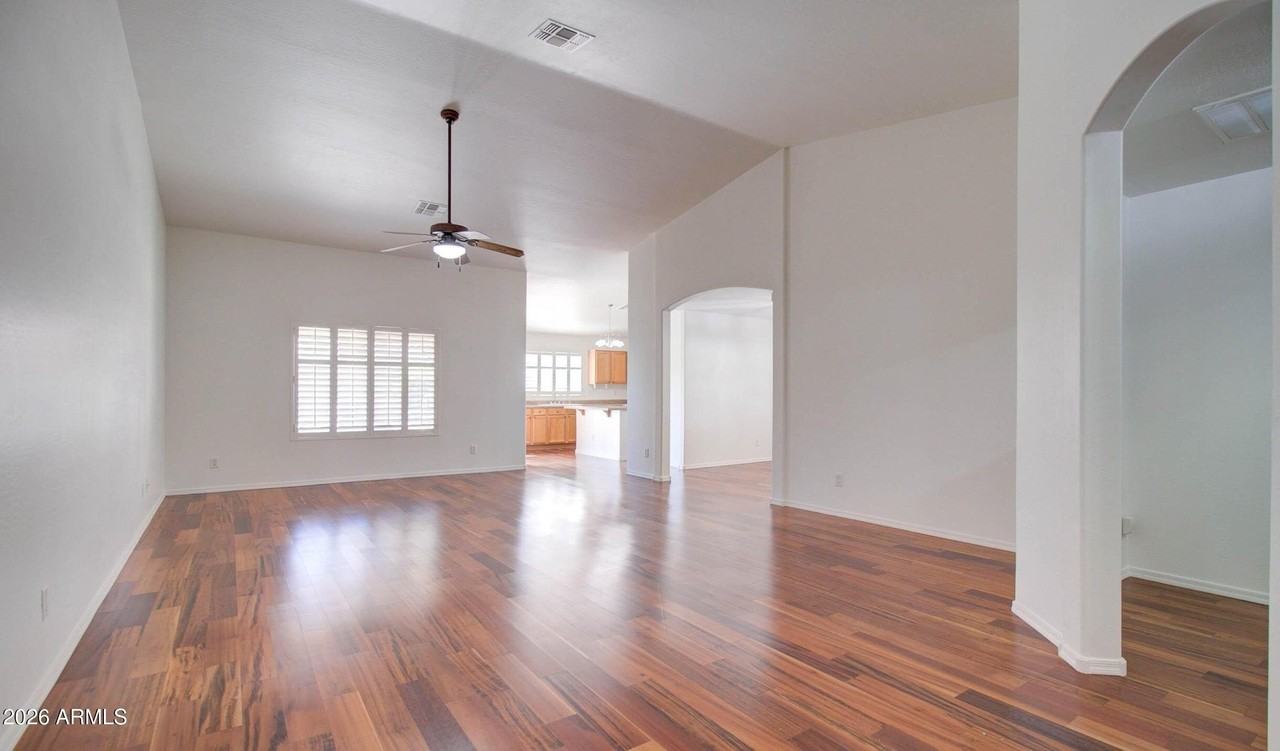 9271 W Sunnyslope Ln - Photo 3 of 5