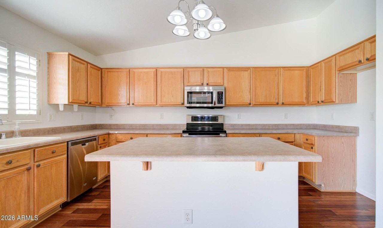 9271 W Sunnyslope Ln - Photo 4 of 5