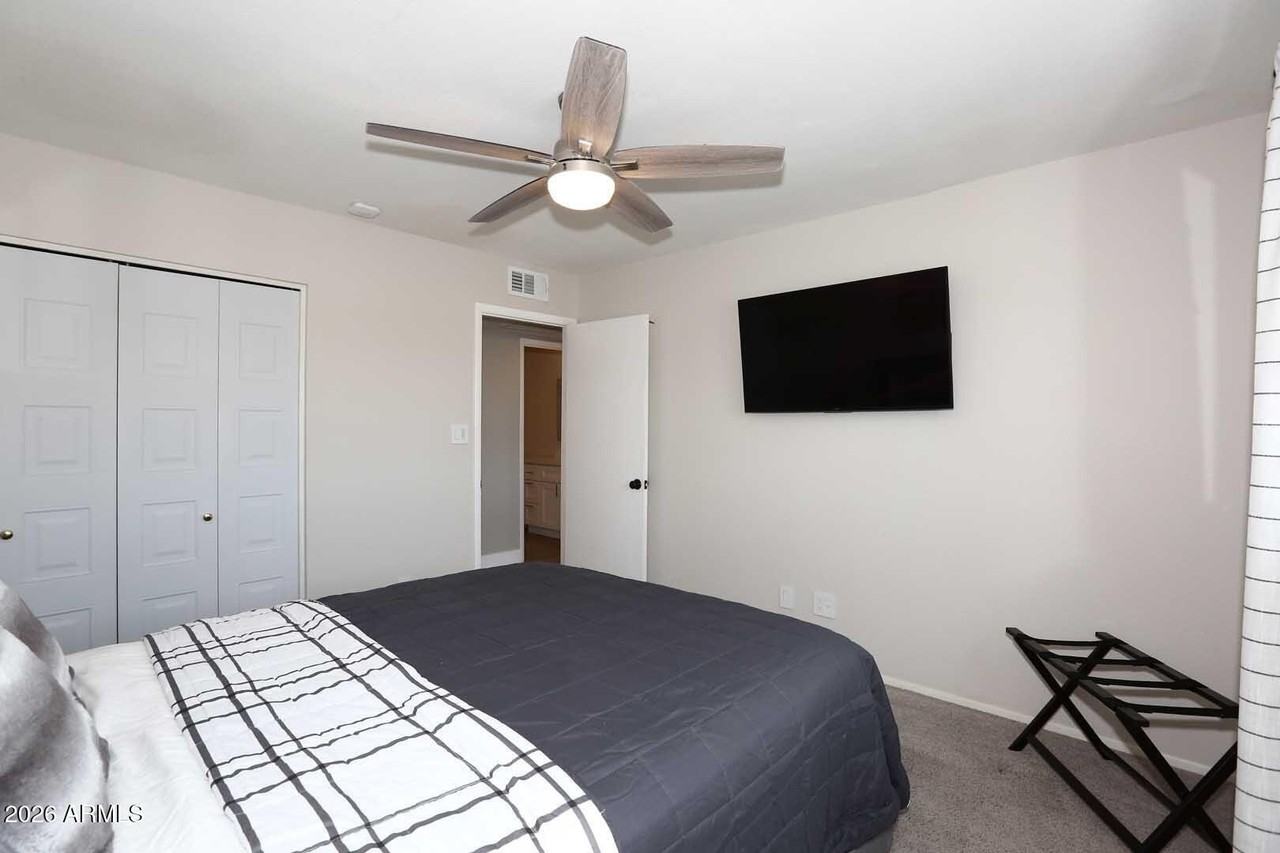 8390 E Solano Dr - Photo 5 of 50