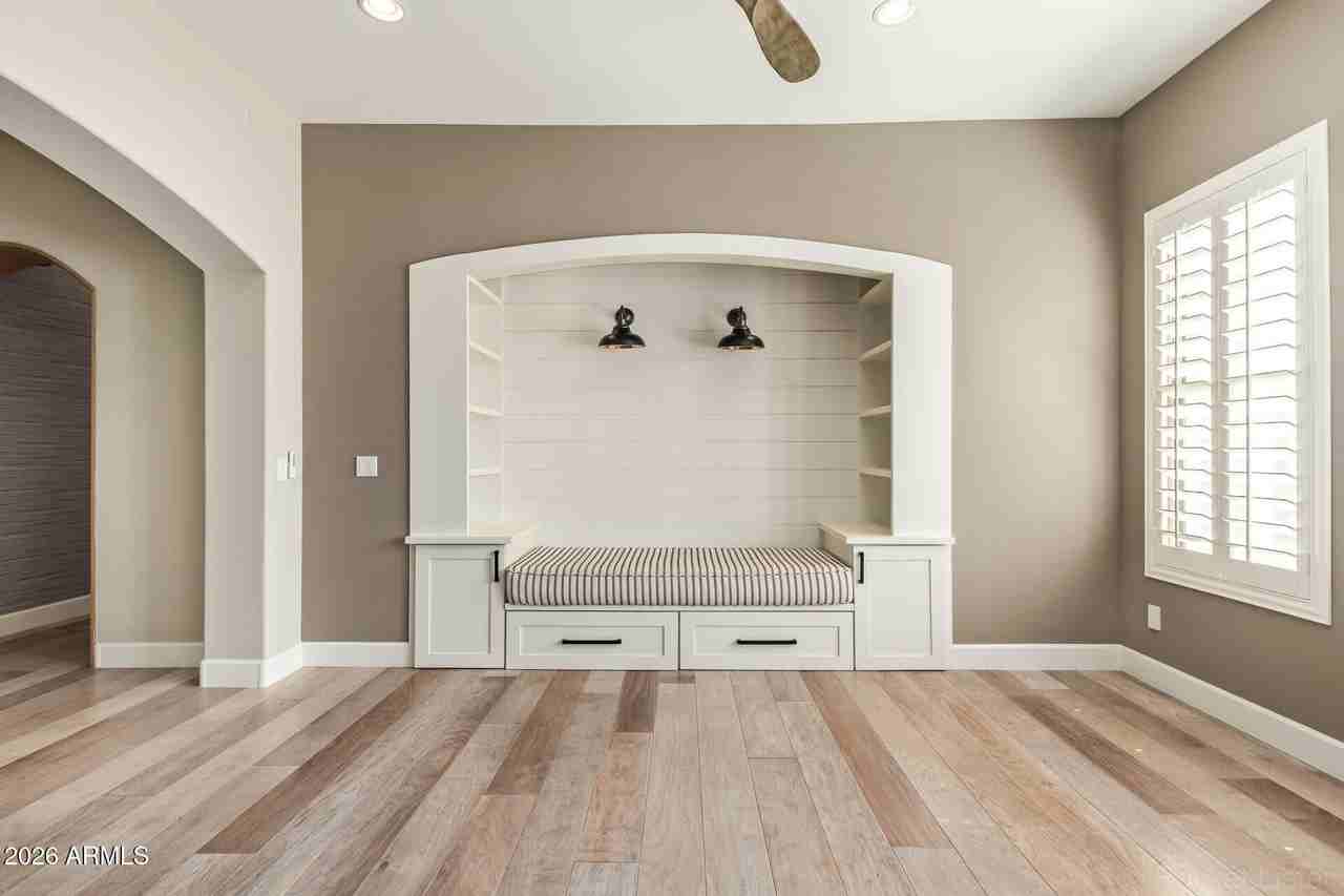 326 W Loma Ln - Photo 4 of 35