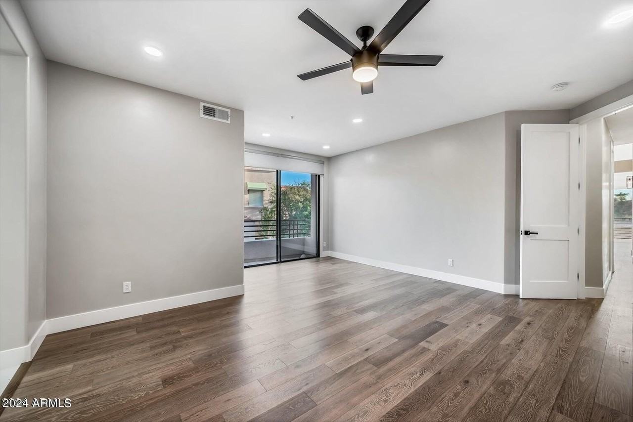 1918 E Harrison St - Photo 3 of 42