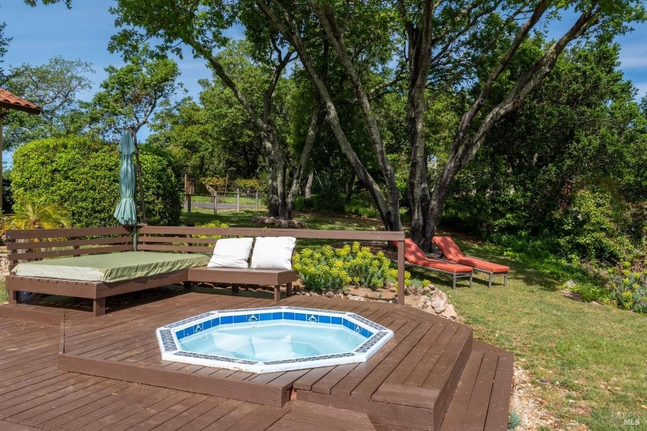 452 Chestnut Ave - Photo 7 of 49