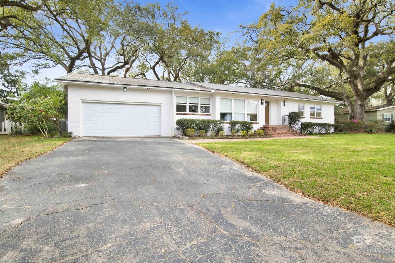 380 S Church St - Photo 3 of 50