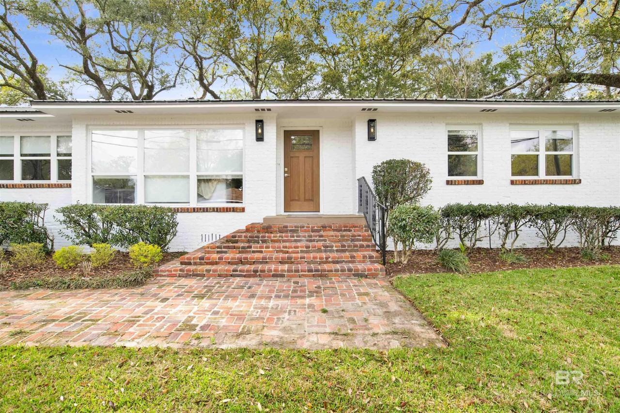 380 S Church St - Photo 4 of 50