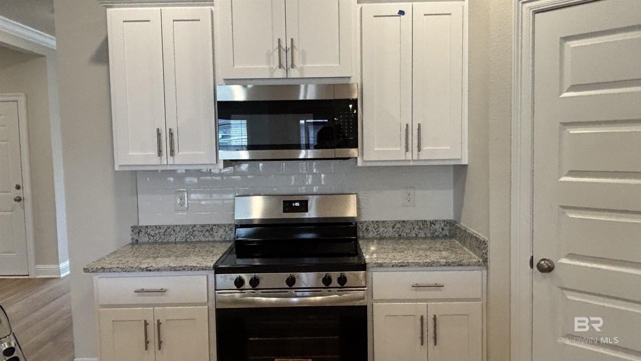 452 Parkerman Ave - Photo 3 of 29