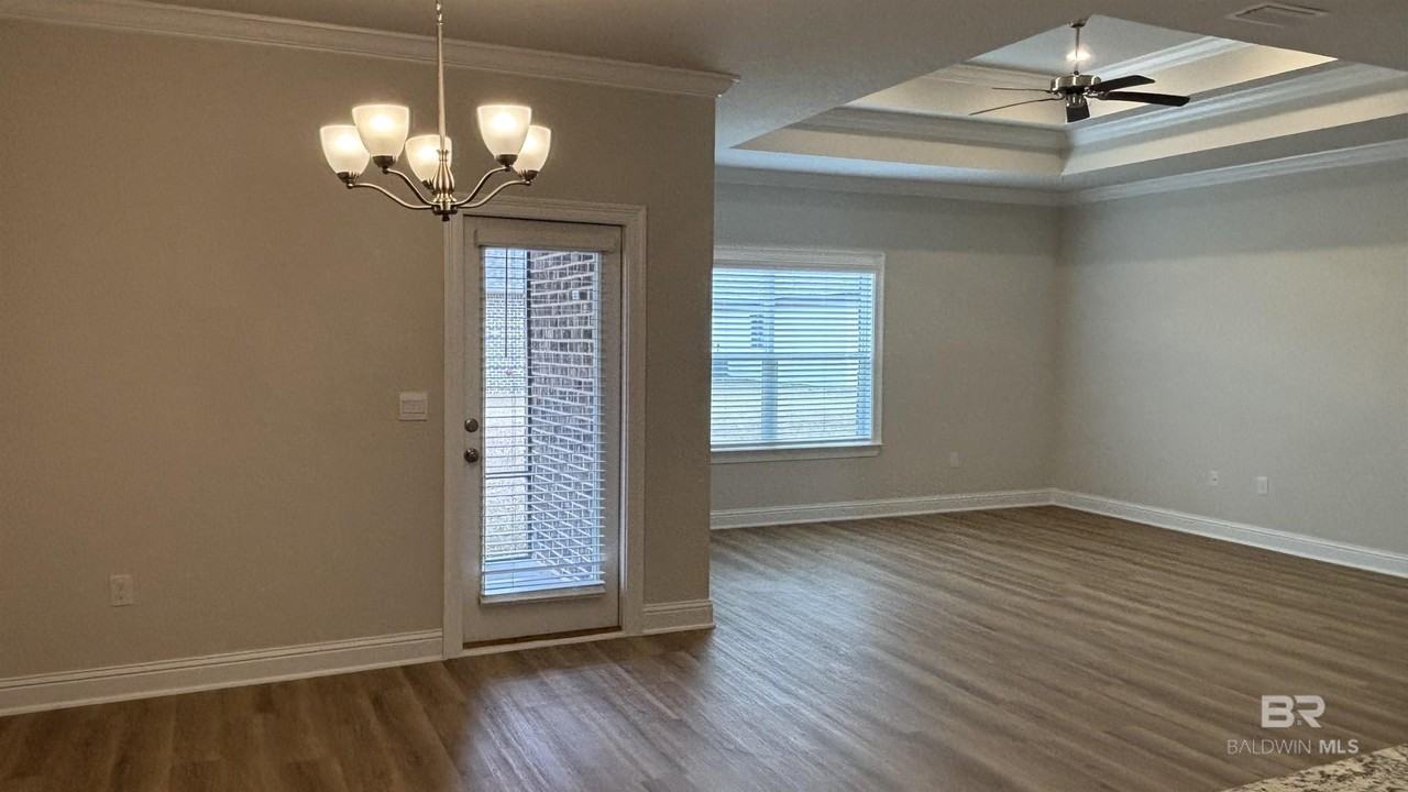 452 Parkerman Ave - Photo 6 of 29