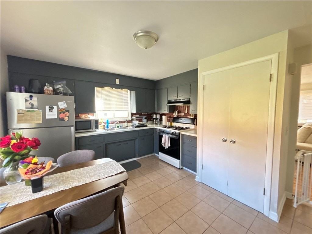 2384 Spencerport Rd - Photo 4 of 10