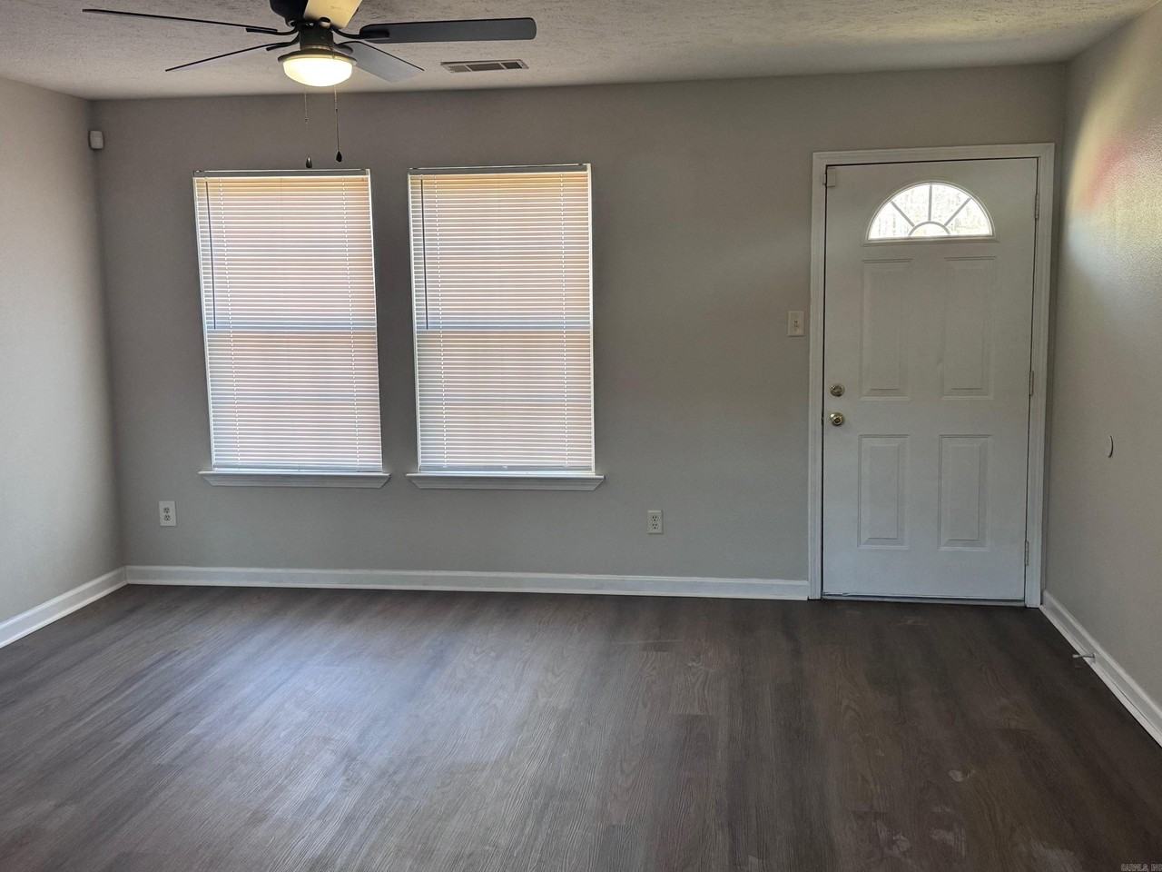 14166 Joan Dr - Photo 2 of 11