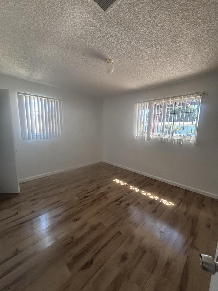 83632 Manzanita Ave Unit B - Photo 2 of 6