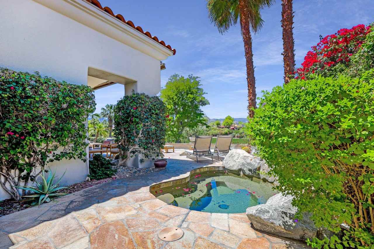 701 Indian Ridge Dr - Photo 3 of 40