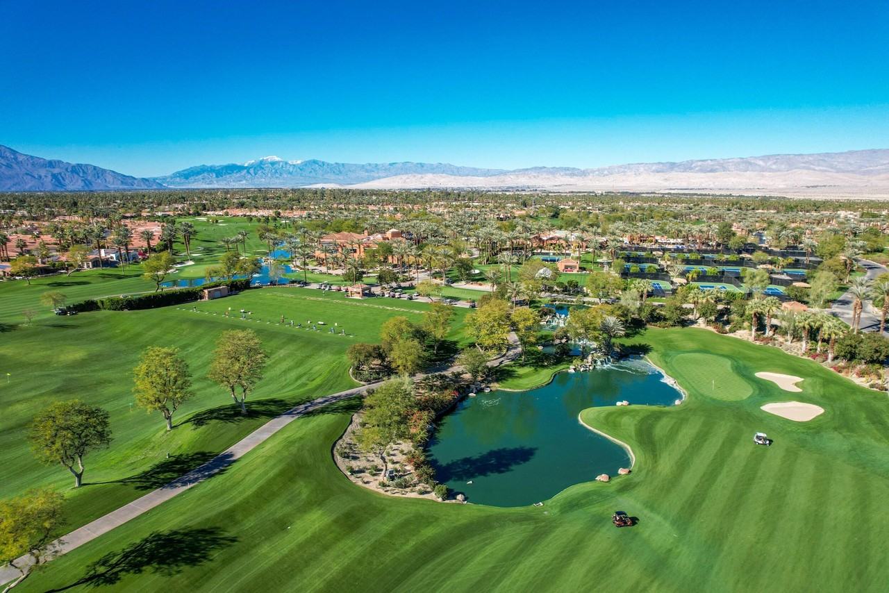 701 Indian Ridge Dr - Photo 4 of 40