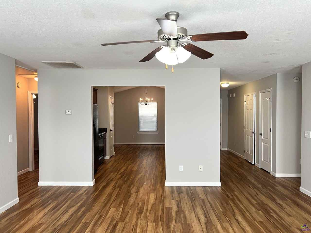 204 Edgarton Way - Photo 2 of 33