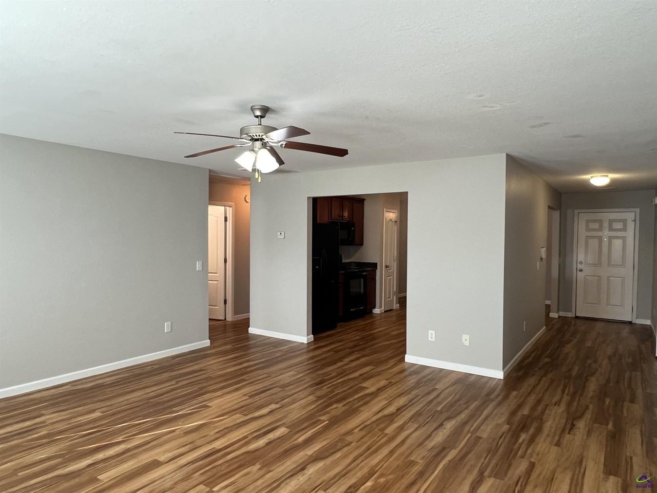 204 Edgarton Way - Photo 3 of 33