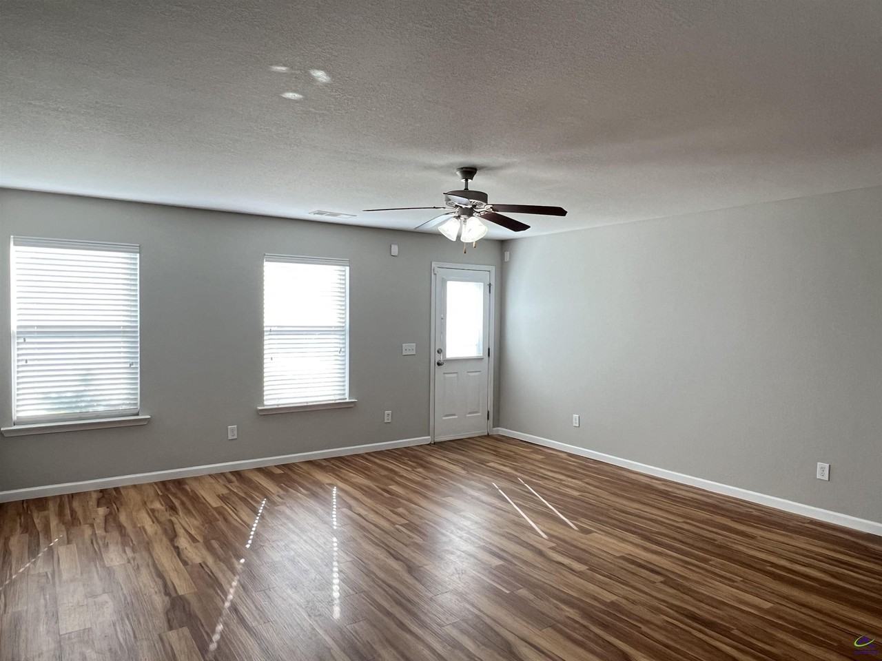 204 Edgarton Way - Photo 6 of 33