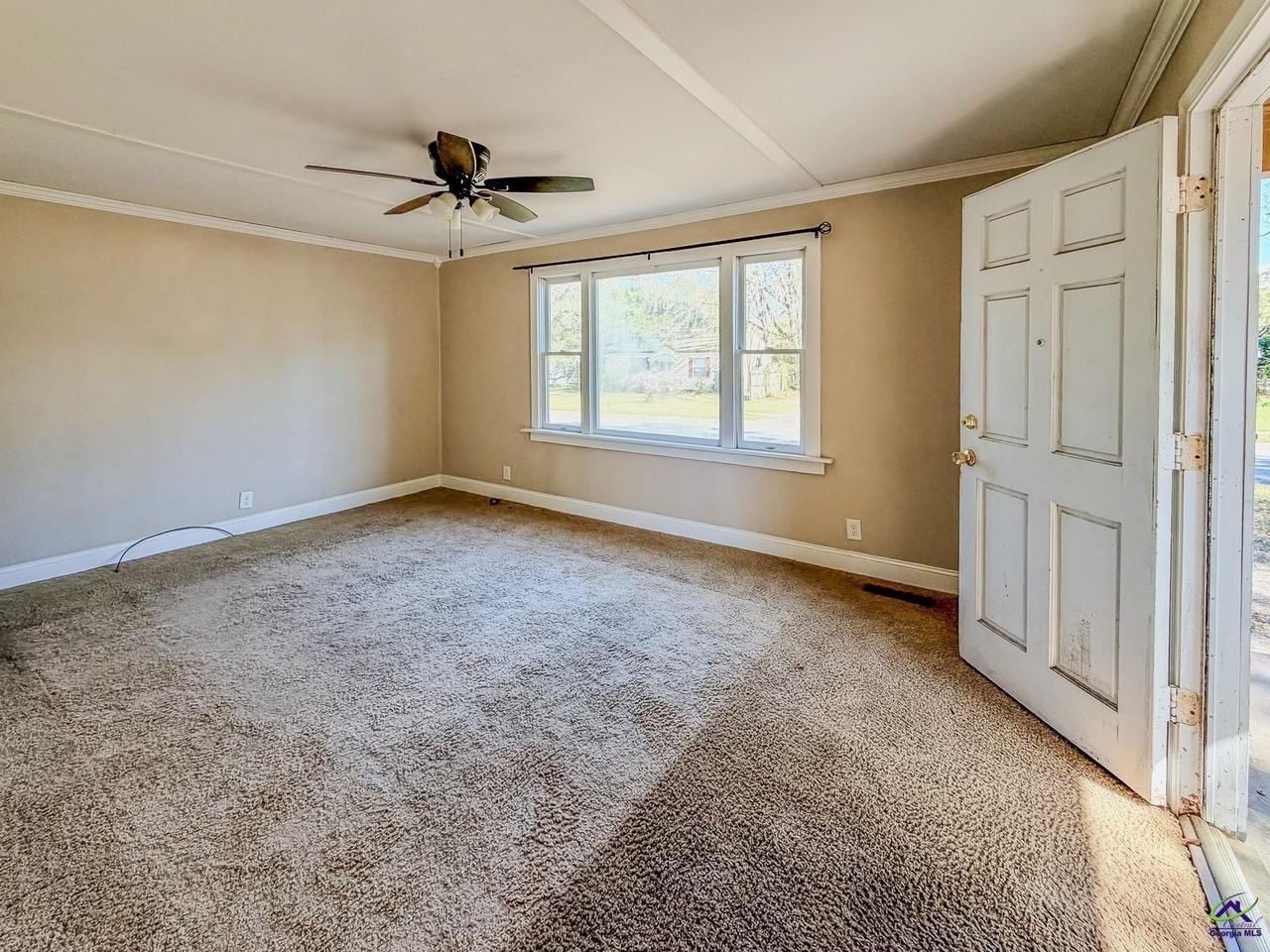 607 Mcarthur Blvd - Photo 4 of 16