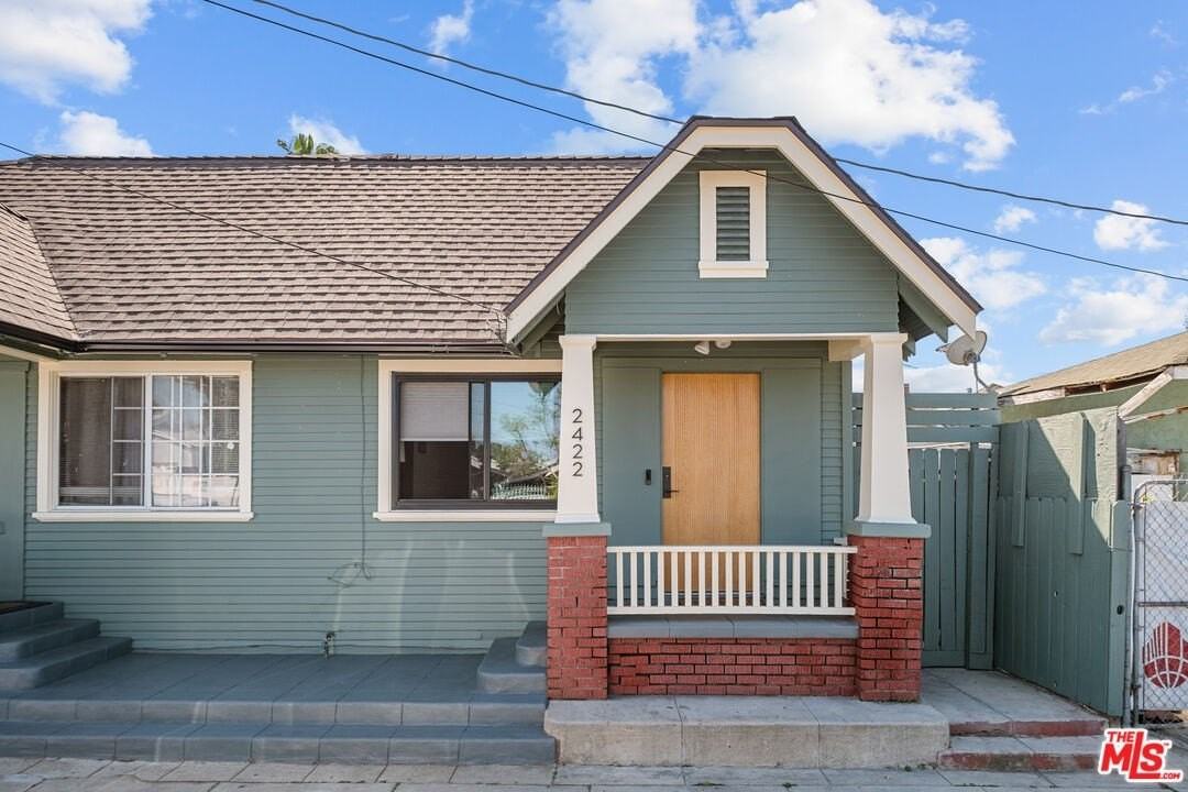 2422 W 30th St Unit 2422 - Photo 2 of 22