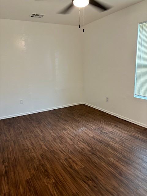 9423 Ne 28th St #1 - Photo 3 of 10