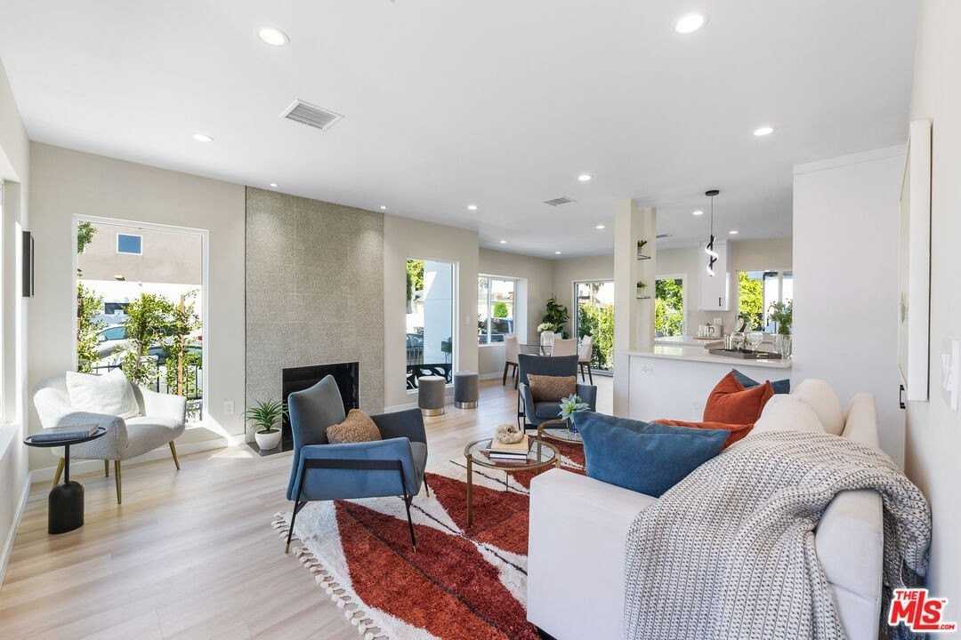 8621 Olin St - Photo 4 of 35