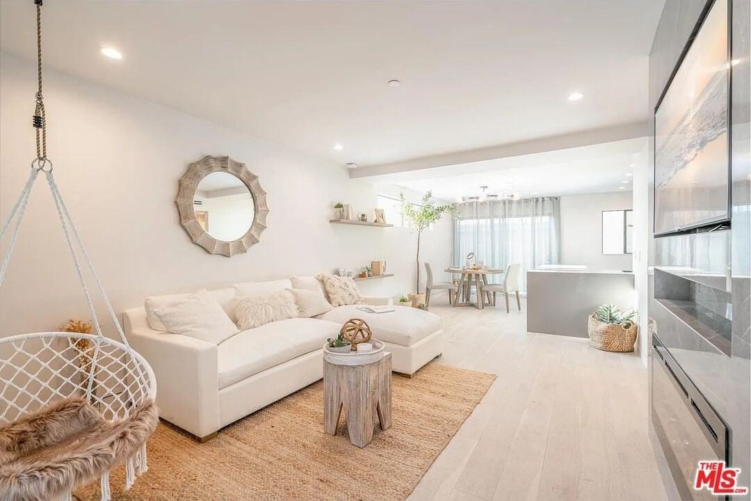 2805 3rd St Apt 6 - Photo 3 of 15