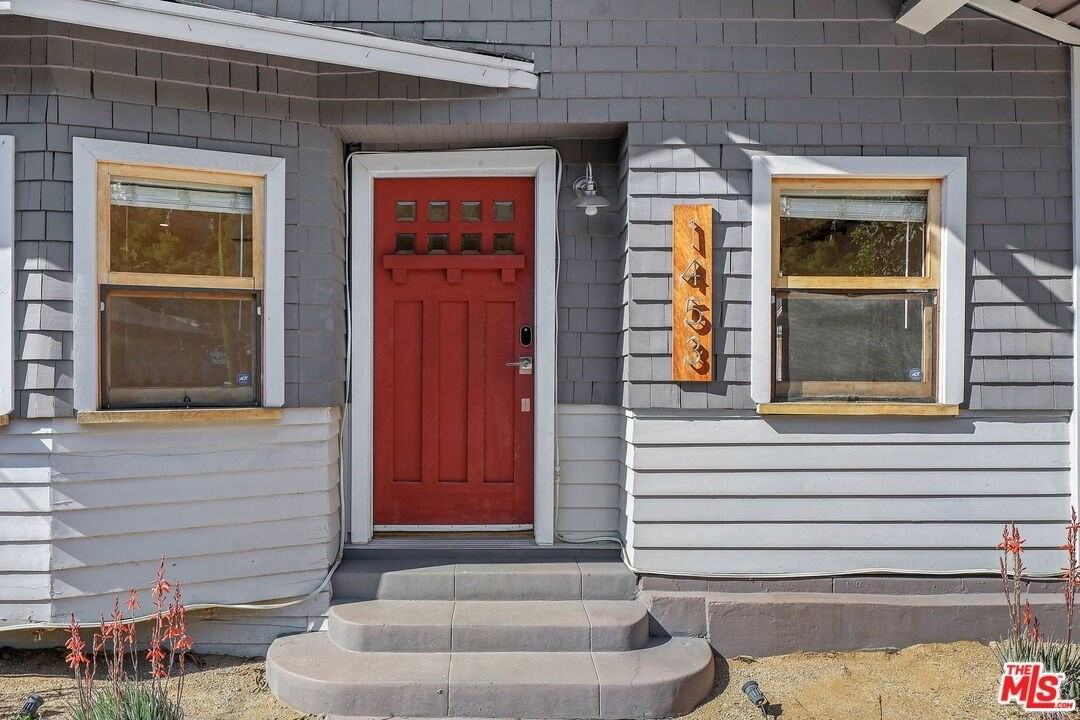 1453 Hepner Ave - Photo 4 of 27