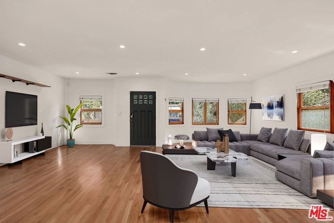 1453 Hepner Ave - Photo 7 of 27