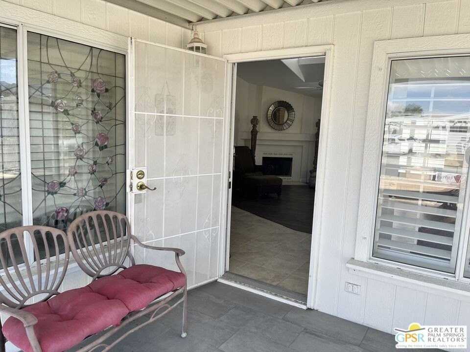 38153 Noble Canyon Dr - Photo 2 of 25