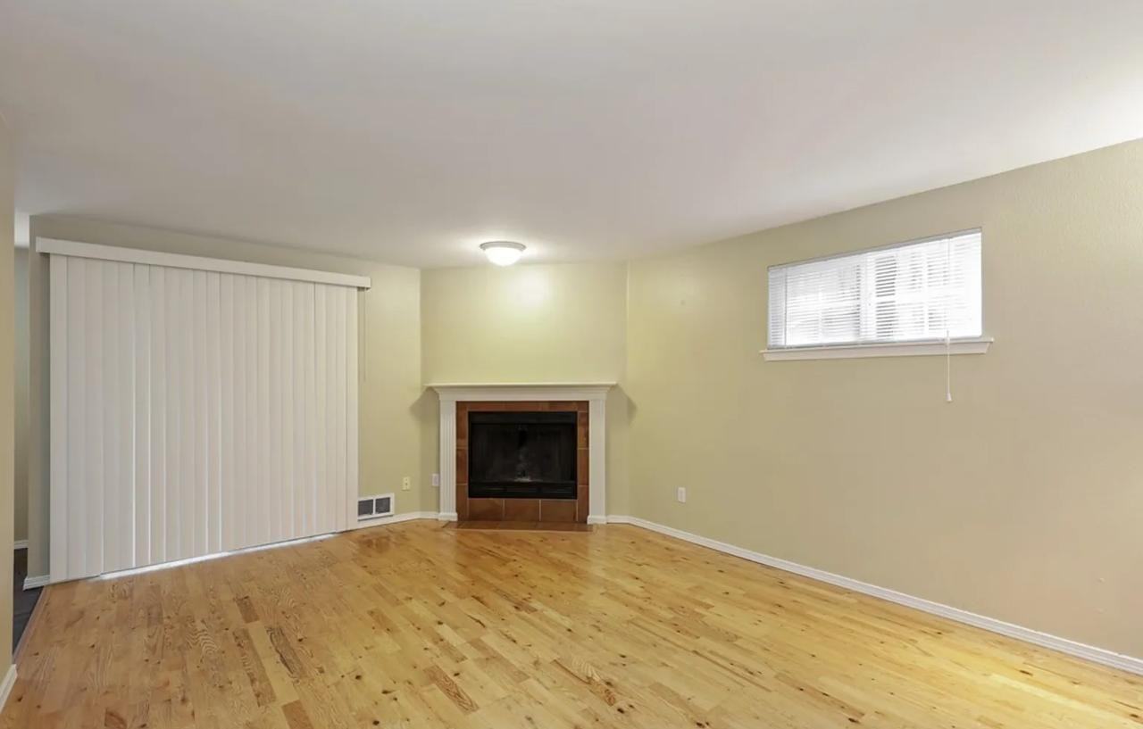 1127 N 198th St #A104 - Photo 2 of 10