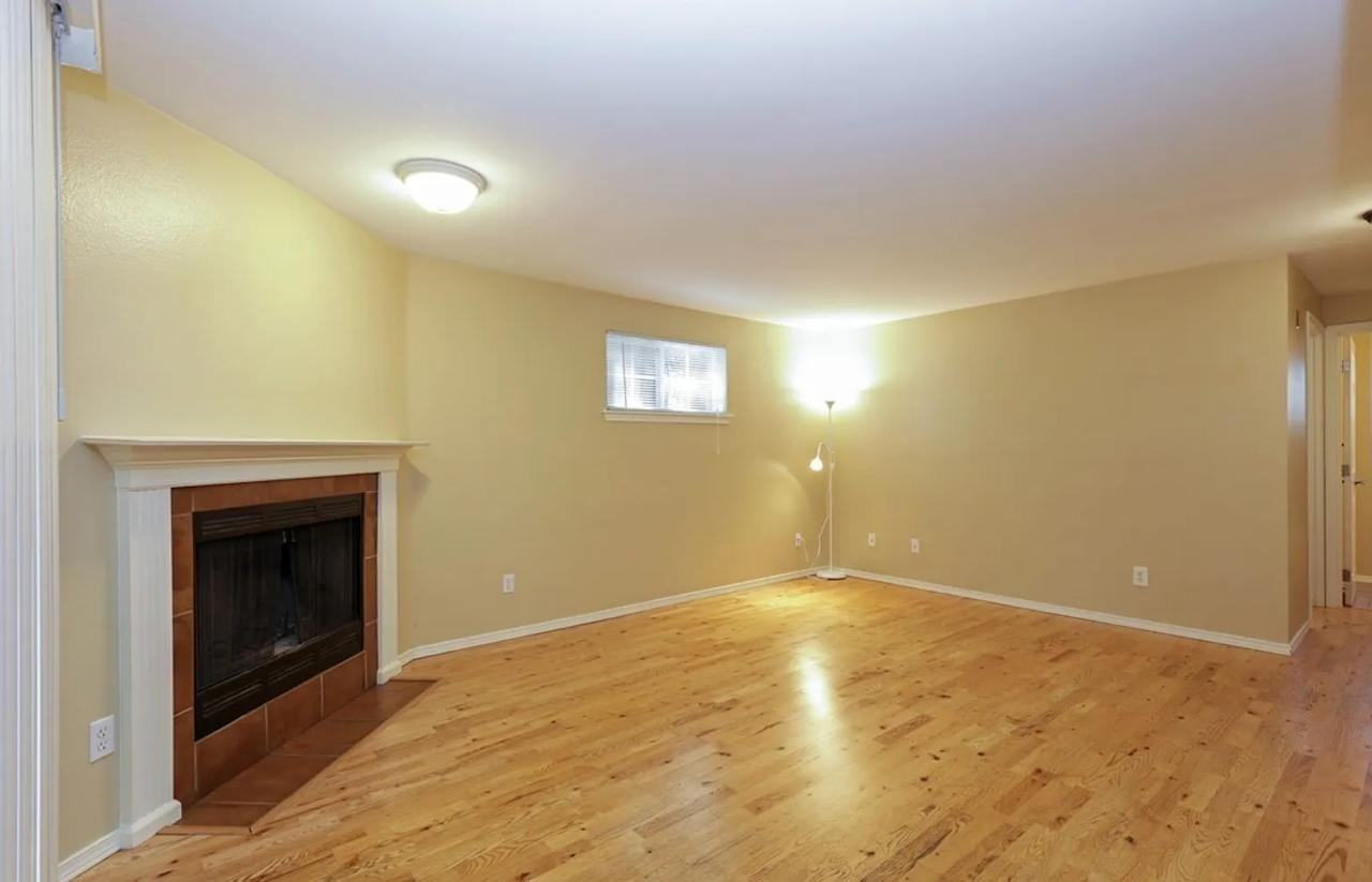 1127 N 198th St #A104 - Photo 3 of 10