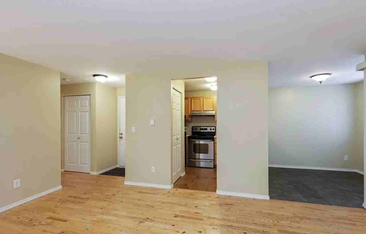 1127 N 198th St #A104 - Photo 4 of 10