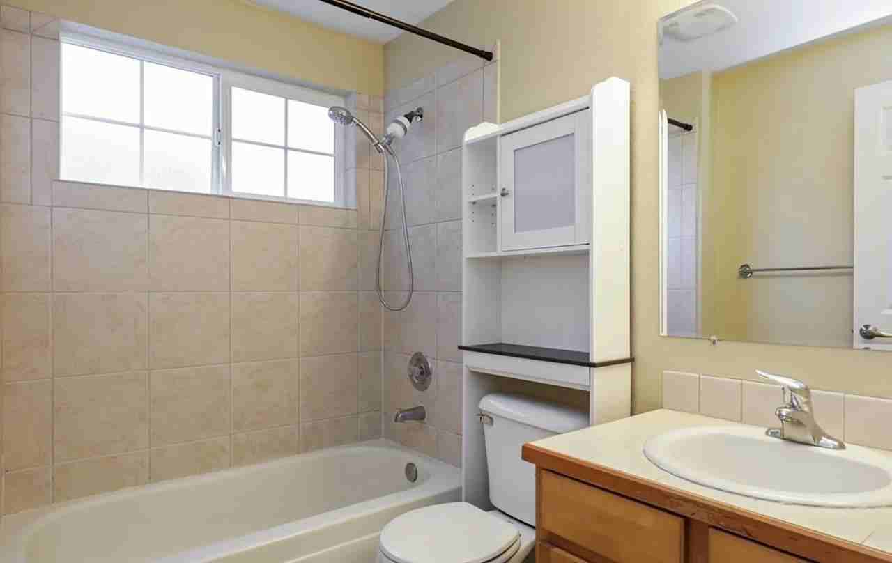 1127 N 198th St #A104 - Photo 7 of 10