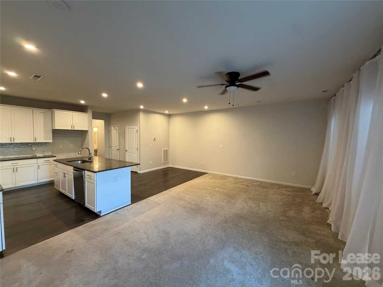 318 Willow Wood Ct - Photo 3 of 12