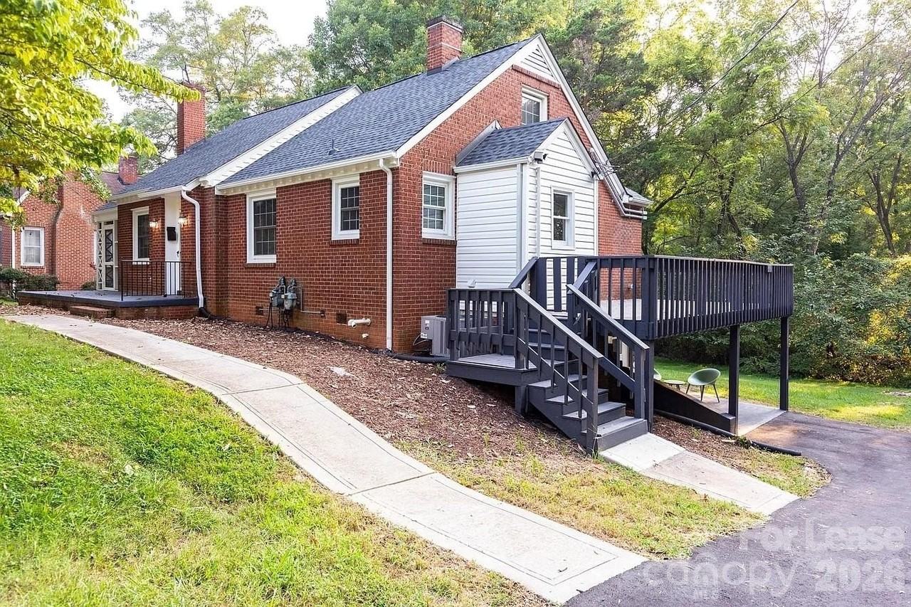 152 W Park Ave - Photo 3 of 31