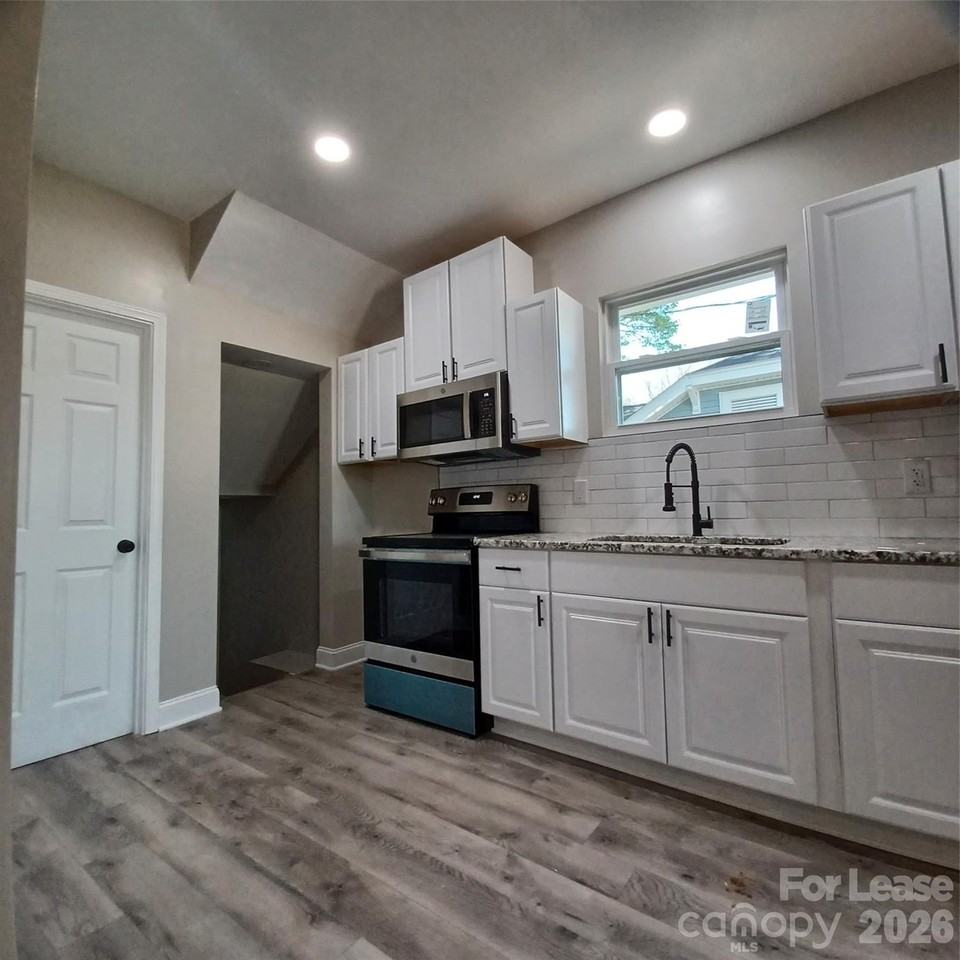 4211 Major St - Photo 5 of 19