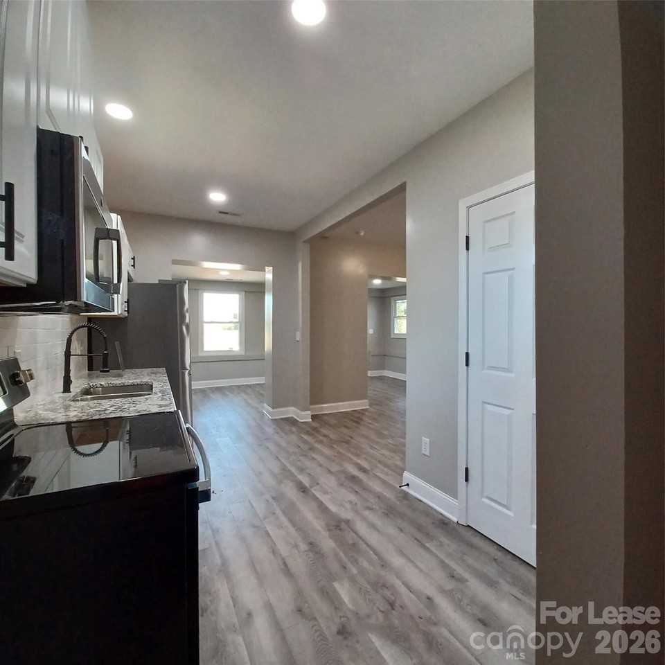 4211 Major St - Photo 6 of 19