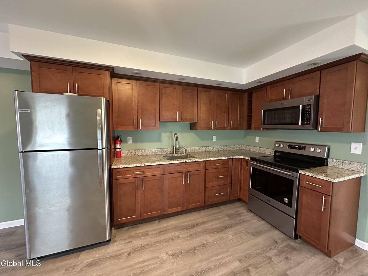 61 Beekman St Apt 3 - Photo 4 of 13