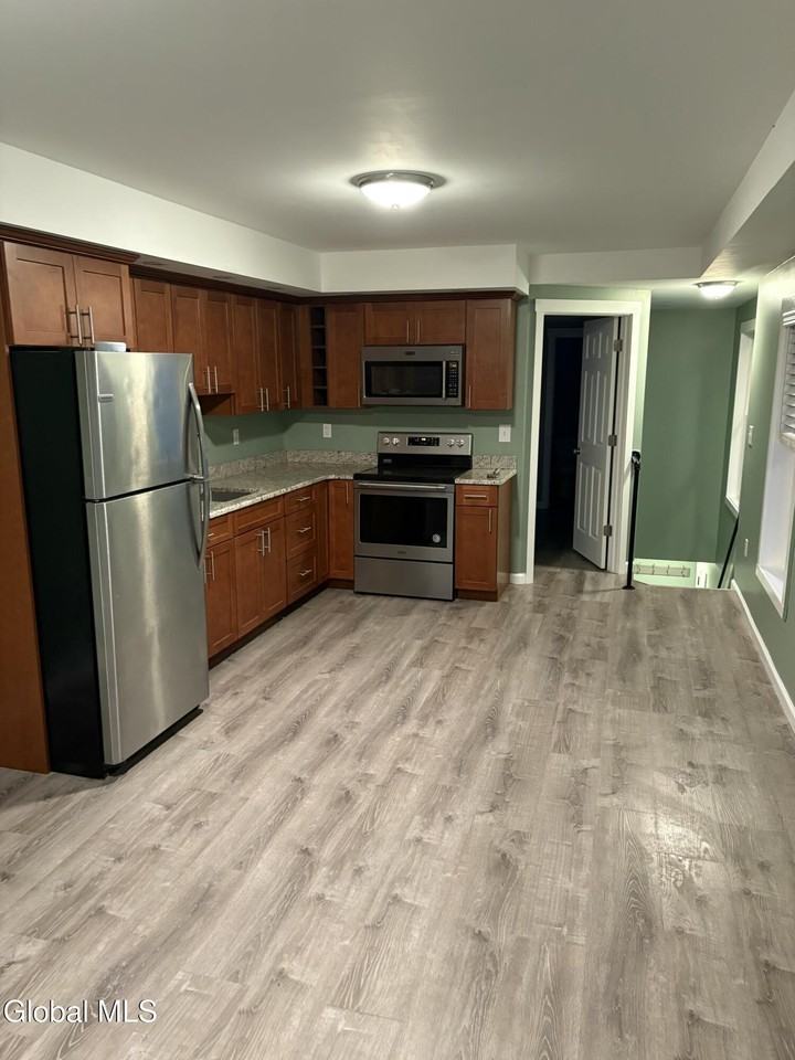 61 Beekman St Apt 3 - Photo 5 of 13