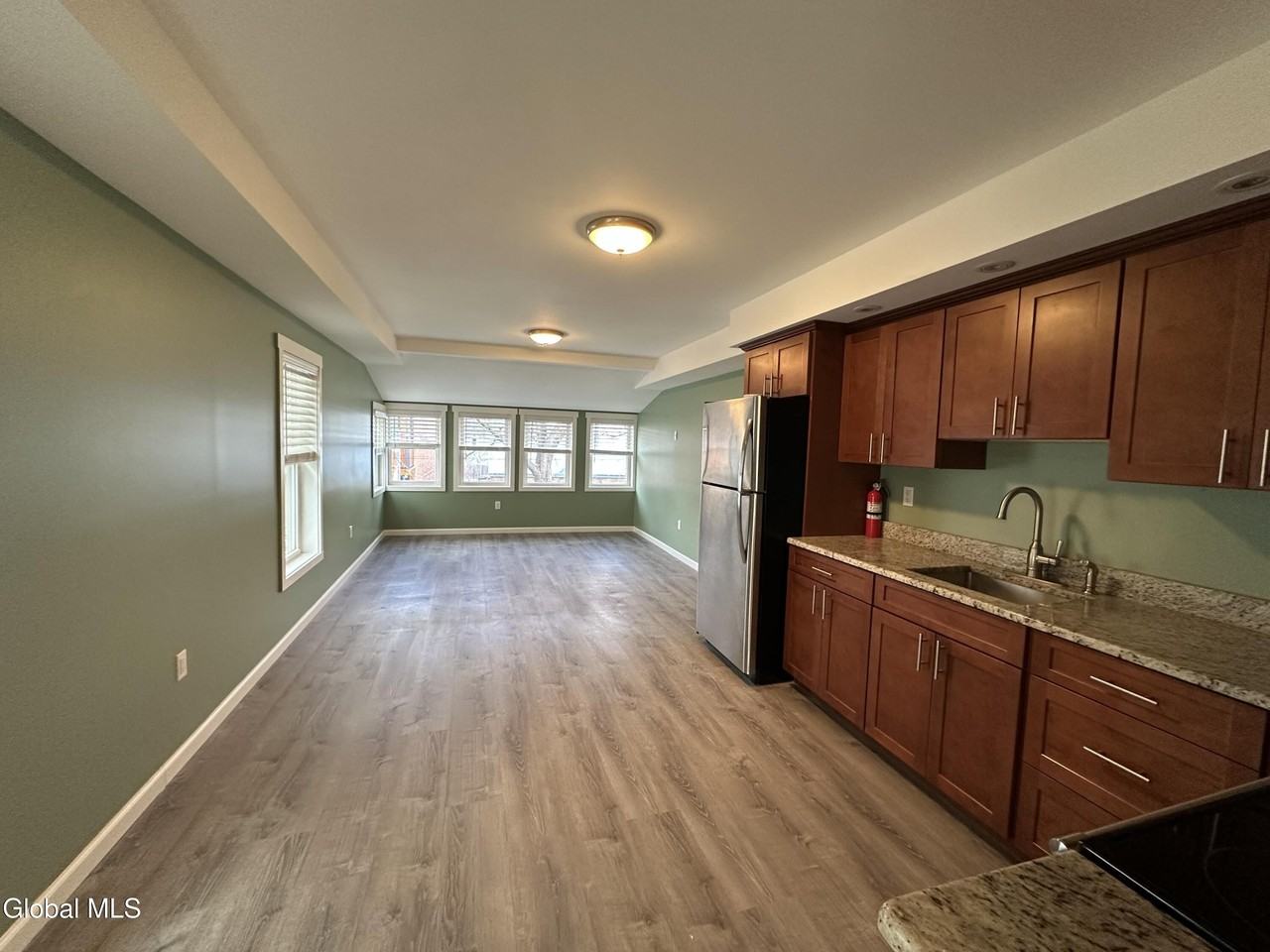 61 Beekman St Apt 3 - Photo 7 of 13