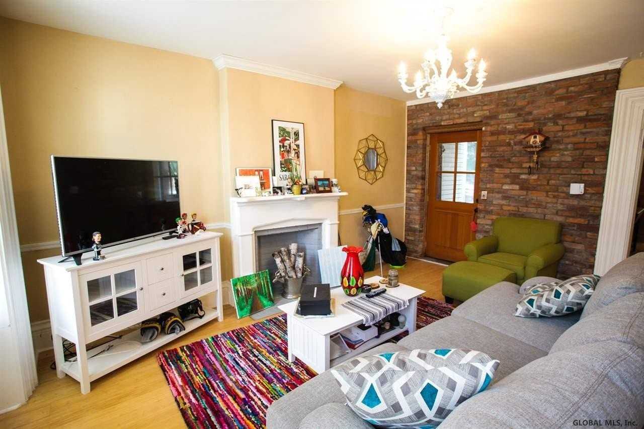 69 Lawrence St Apt 1 - Photo 4 of 14