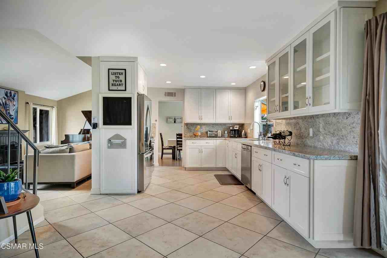 2207 Rusticpark Ct - Photo 6 of 22