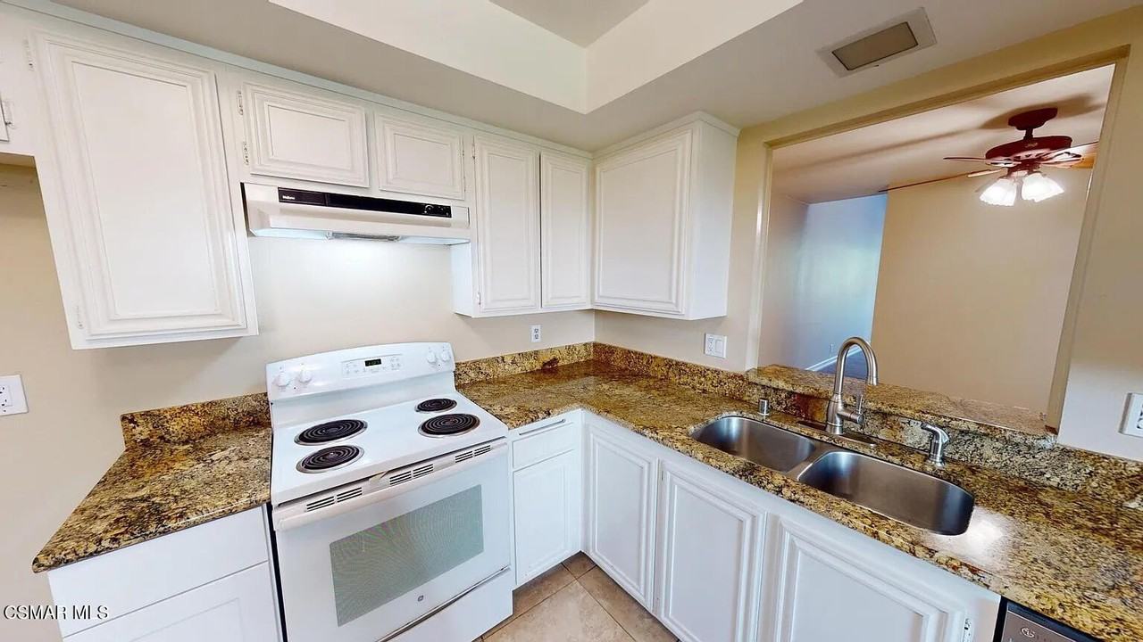 2585 Northshore Ln - Photo 5 of 23