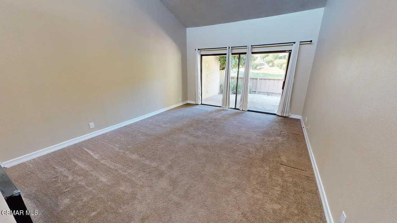 2585 Northshore Ln - Photo 7 of 23