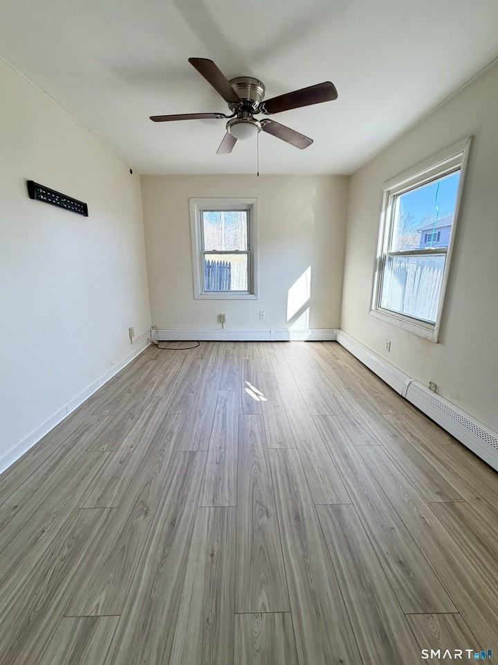 9 Meridian St Unit 3 - Photo 4 of 10