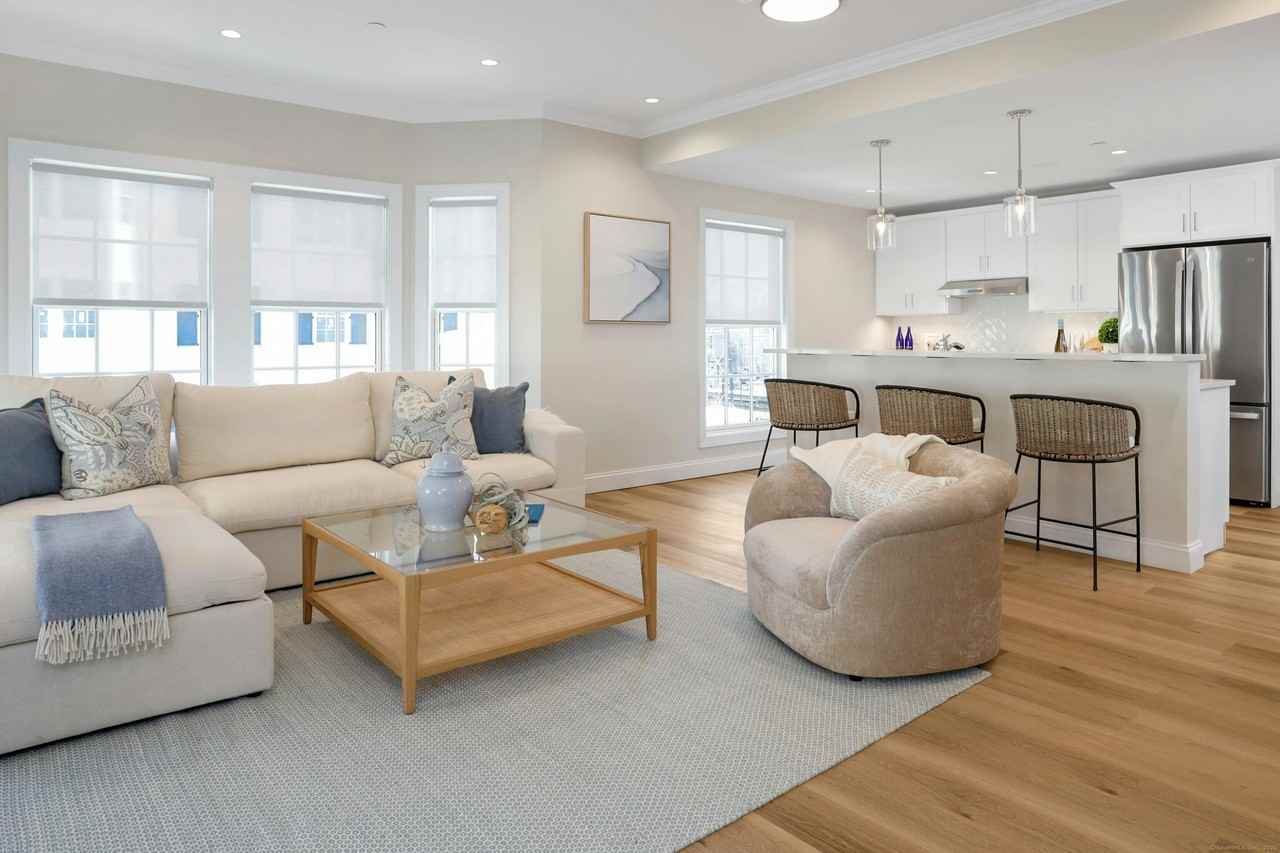 340 Heights Rd Apt 308 - Photo 3 of 7