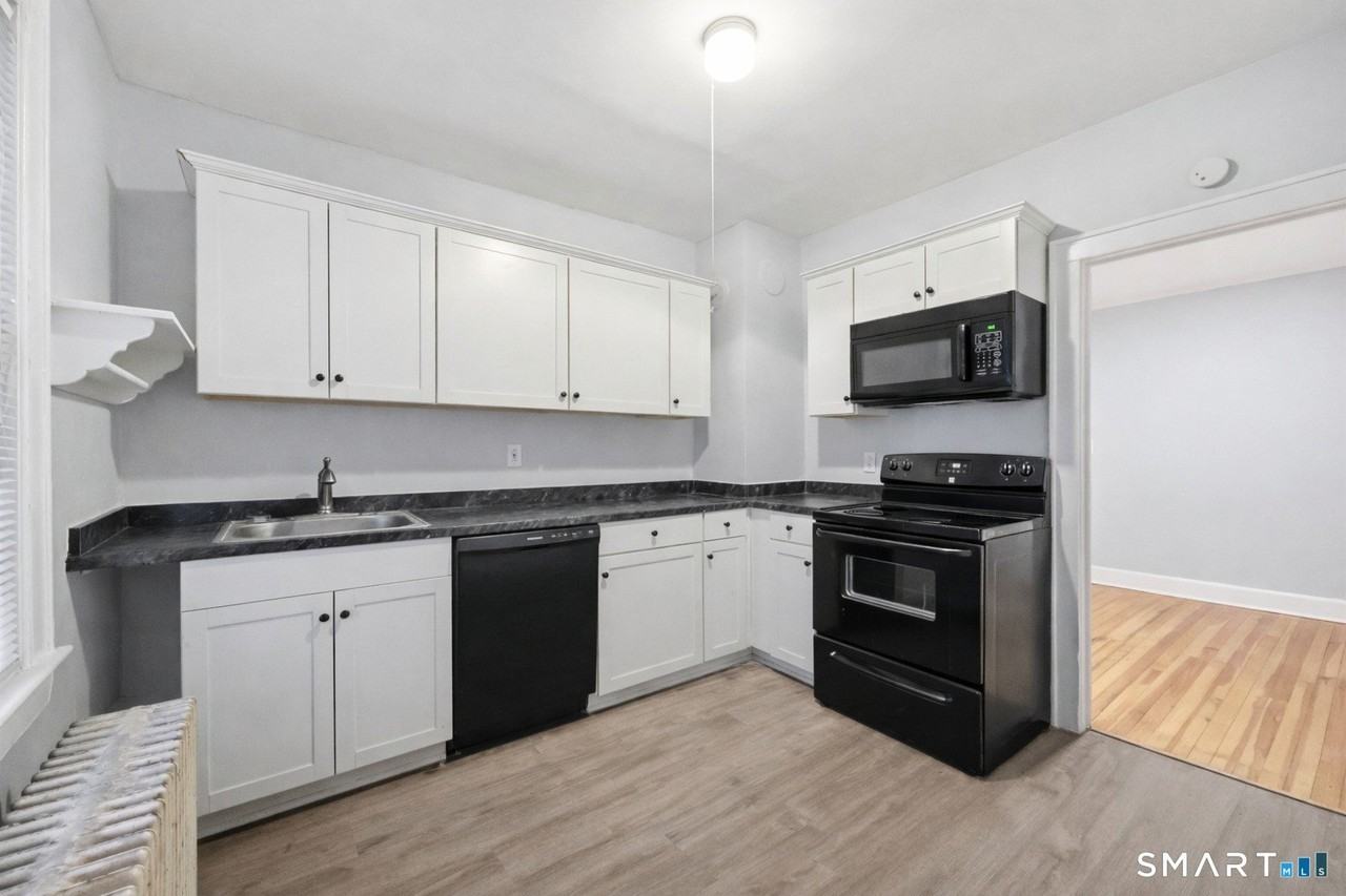 94 Liberty St - Photo 4 of 21